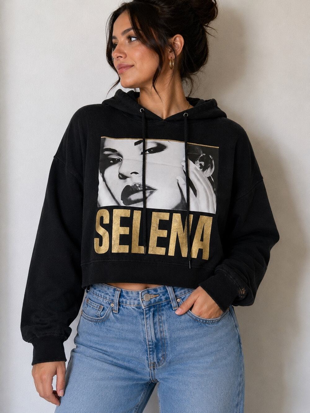 Selena Quintanilla Black Gold Graphic Cropped Hoodie Large